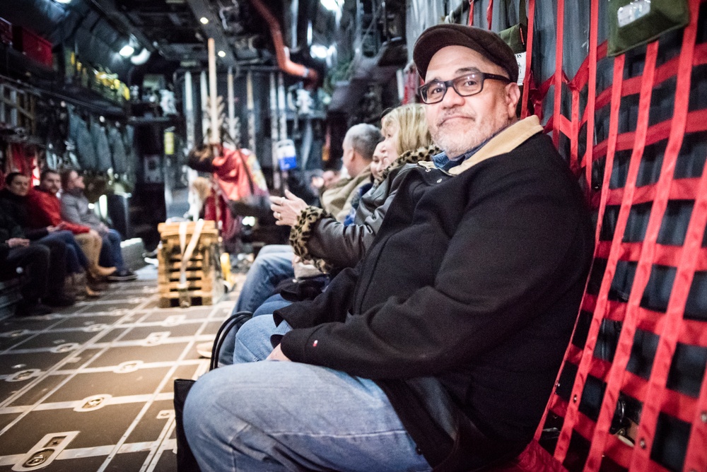&quot;Leadership Unlimited&quot; group tours 179th, takes C-130H Hercules flight