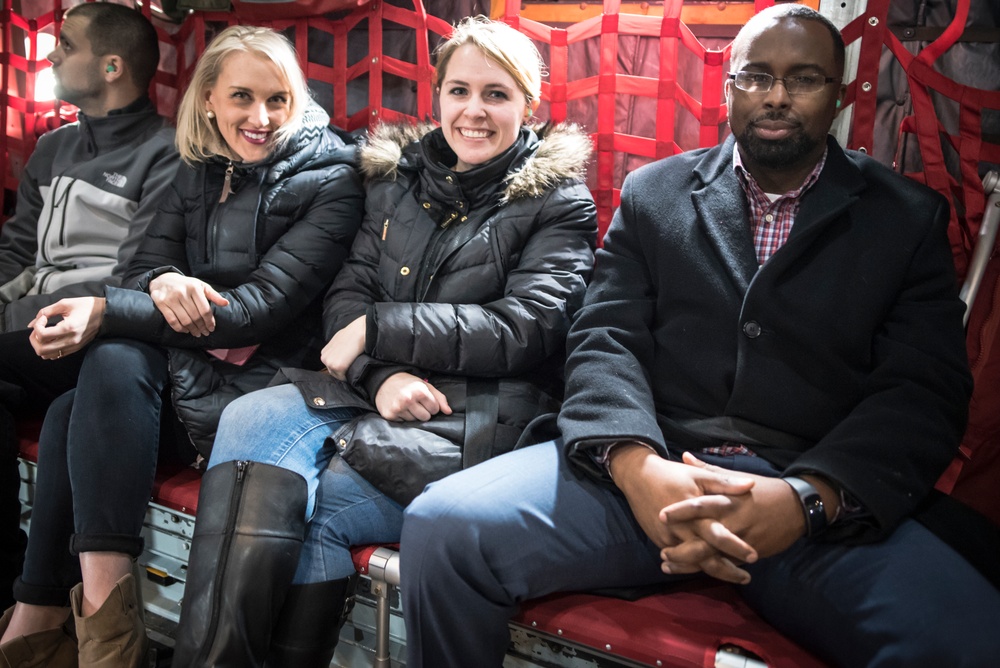 &quot;Leadership Unlimited&quot; group tours 179th, takes C-130H Hercules flight