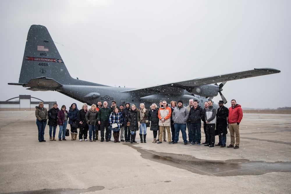 &quot;Leadership Unlimited&quot; group tours 179th, takes C-130H Hercules flight
