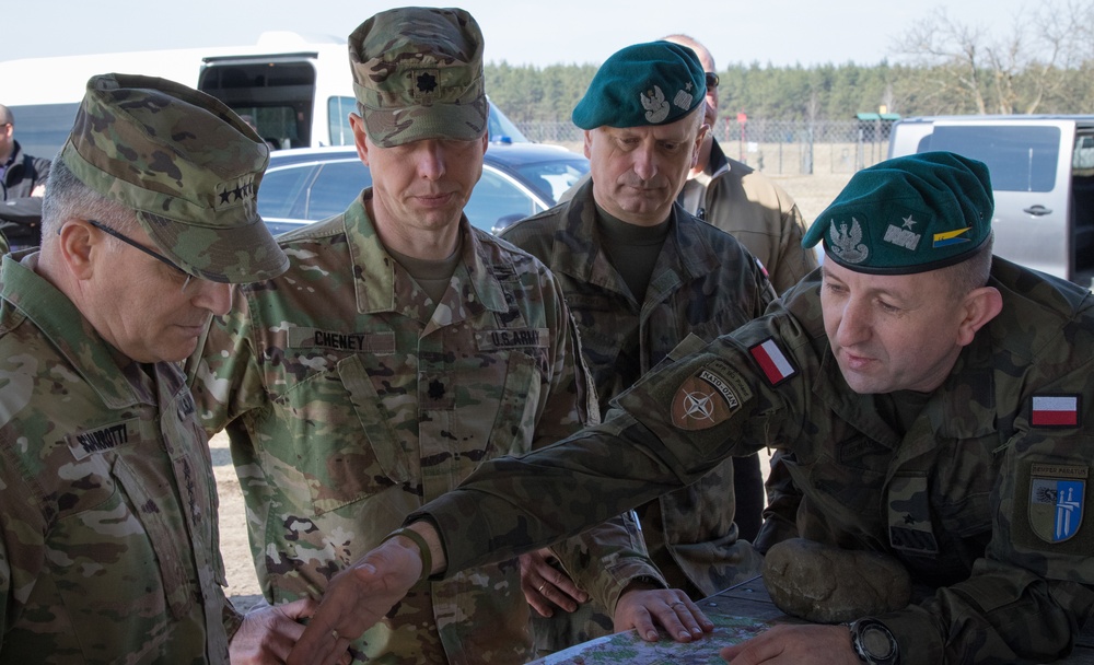 DVIDS - Images - SACEUR Commander visits Battle Group Poland [Image 1 ...