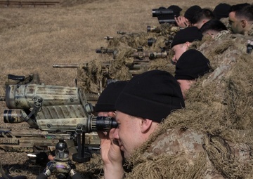 SACEUR Commander visits Battle Group Poland
