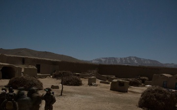 Afghan Commandos clear a village of Taliban leadership