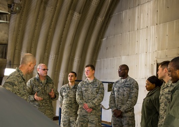 Airmen receive tour from command team
