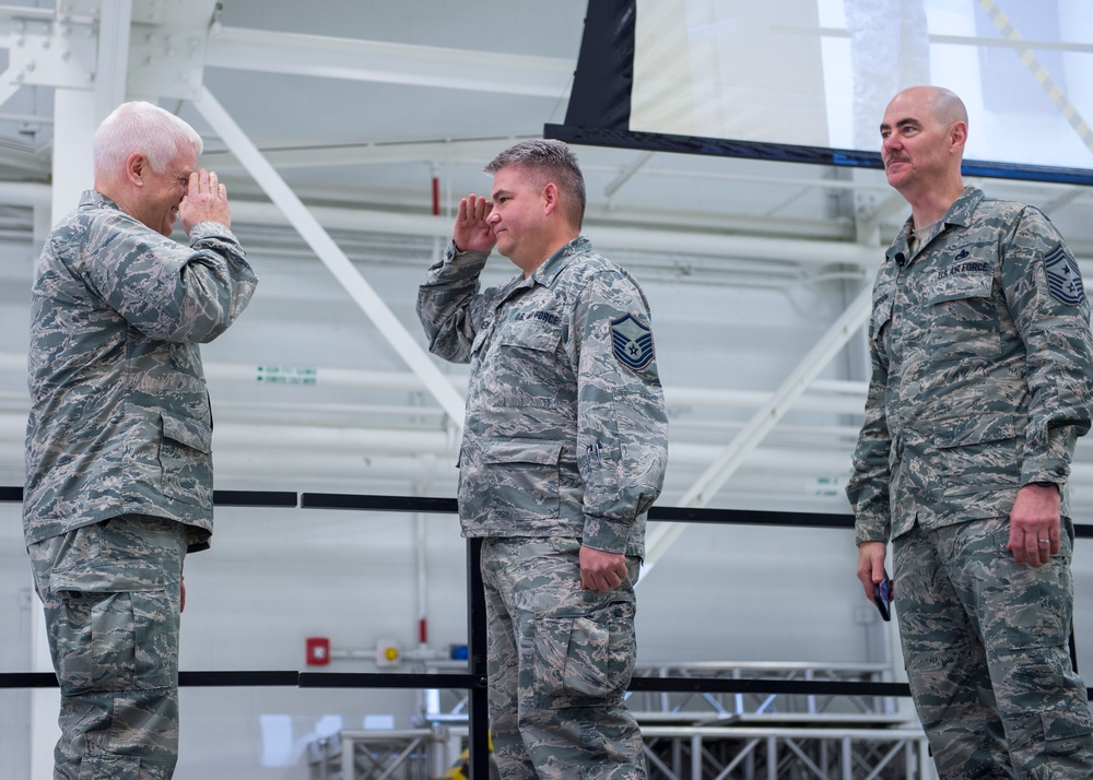 The Director and Command Chief of the Air National Guard visit’s the 133rd Airlift Wing