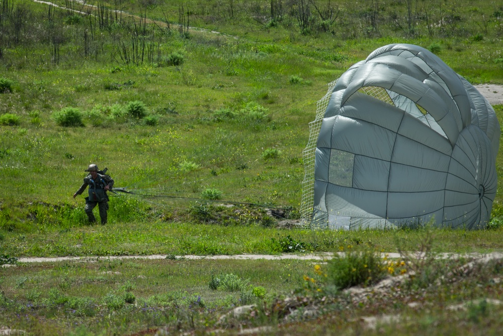 1st Reconnaissance Parachute Sustainment Operations