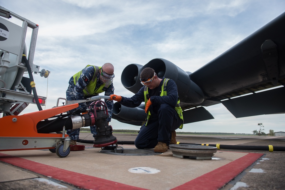 U.S., Australian teams conduct bomber ops, air support training during Enhanced Air Cooperation exercise at RAAF Darwin