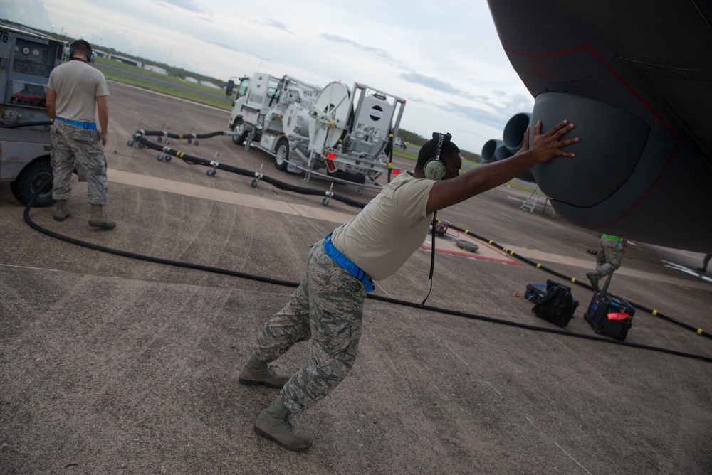 U.S., Australian teams conduct bomber ops, air support training during Enhanced Air Cooperation exercise at RAAF Darwin