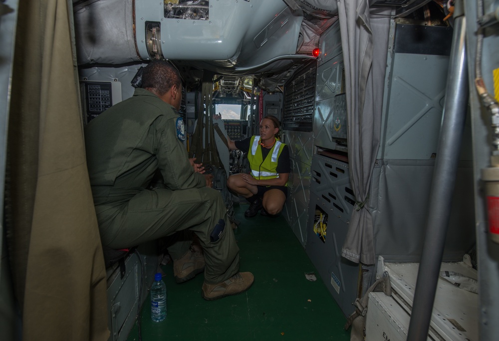 U.S., RAAF teams U.S., Australian teams conduct bomber ops, air support training during Enhanced Air Cooperation exercise at RAAF Darwin bomber ops during Exercise Enhanced Air Cooperation at Darwin