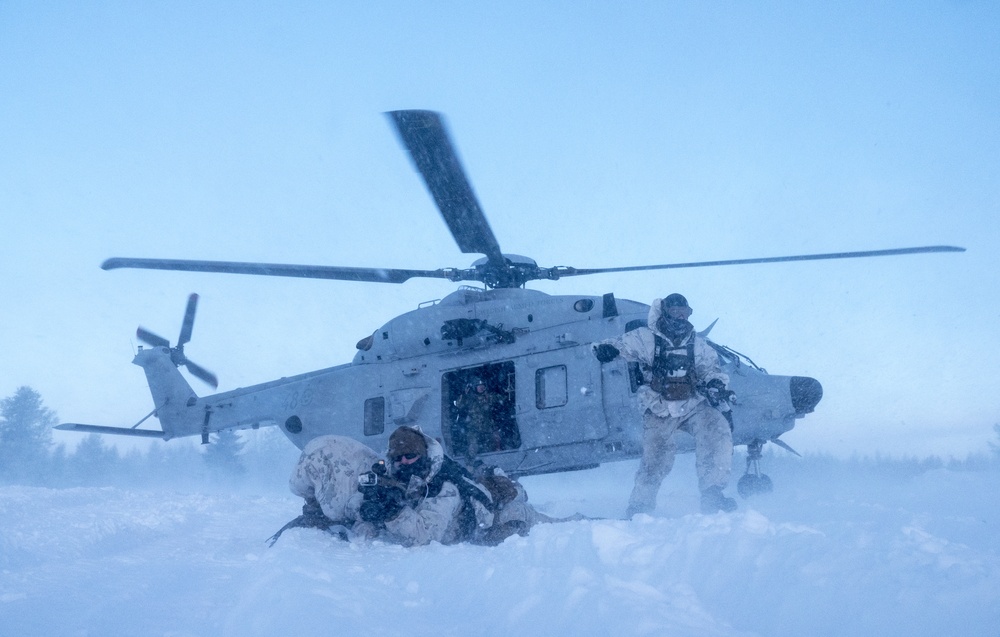 Marines participate in Exercise Winter Sun 18