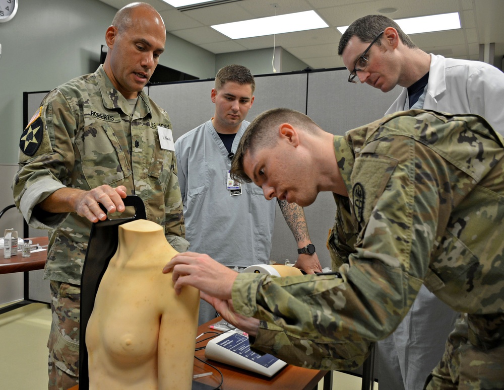 TAMC Simulation Center offers specialized 'operational medicine' course to residents, interns
