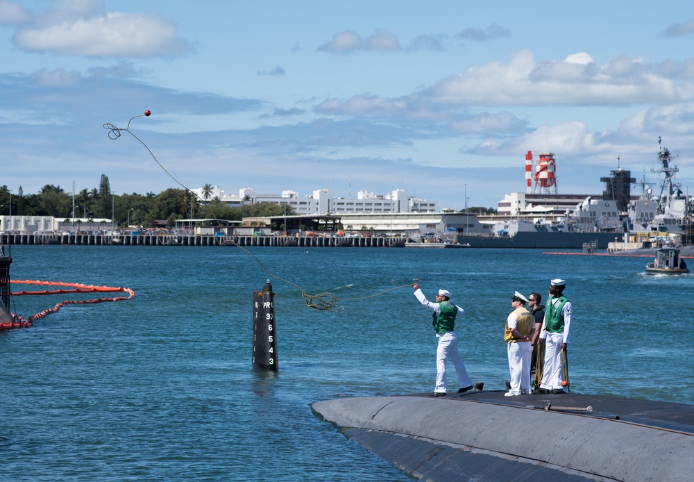 USS Bremerton Returns to Pearl Harbor for Final Time