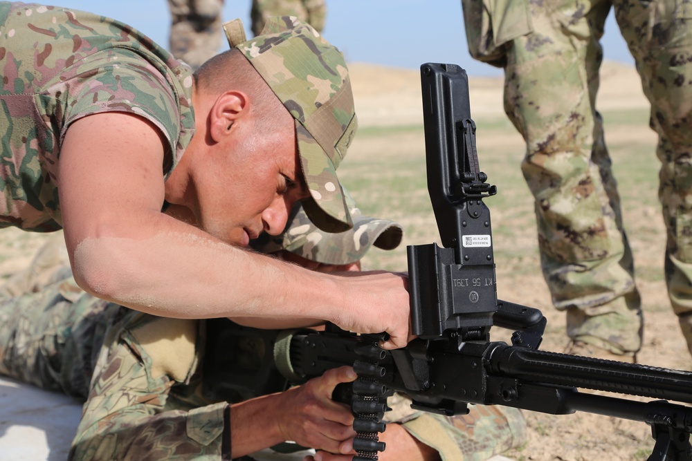 Iraqi machine gun training