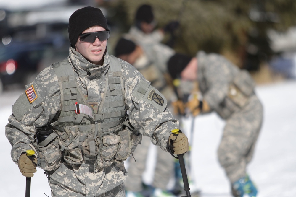 COARNG Soldiers hit slopes during 43rd annual Ski-In Daze