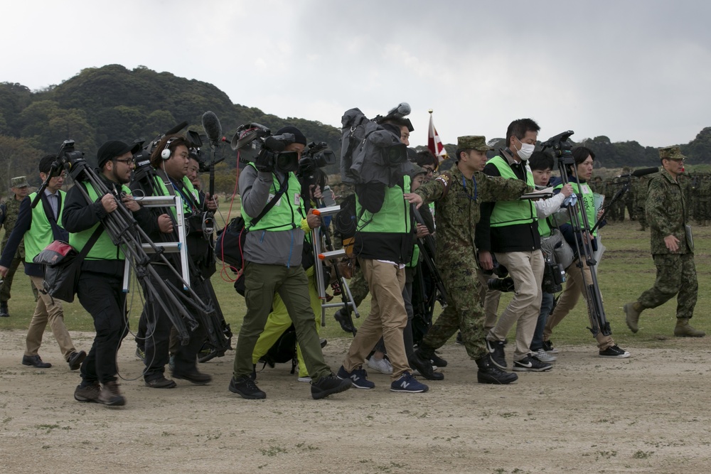 BLT 1/1 Marines work alongside JGSDF during Japanese Amphibious Rapid Deployment Brigade’s unit-activation ceremony