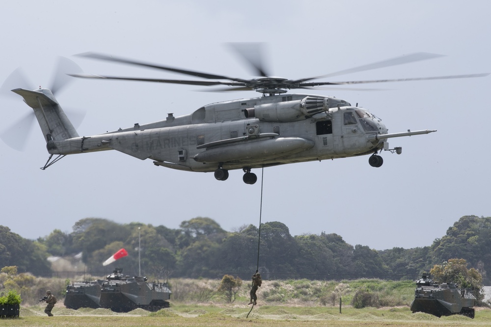 BLT 1/1 Marines work alongside JGSDF during Japanese Amphibious Rapid Deployment Brigade’s unit-activation ceremony