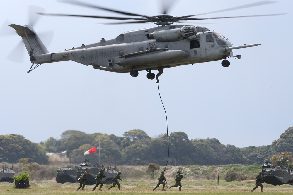 BLT 1/1 Marines work alongside JGSDF during Japanese Amphibious Rapid Deployment Brigade’s unit-activation ceremony