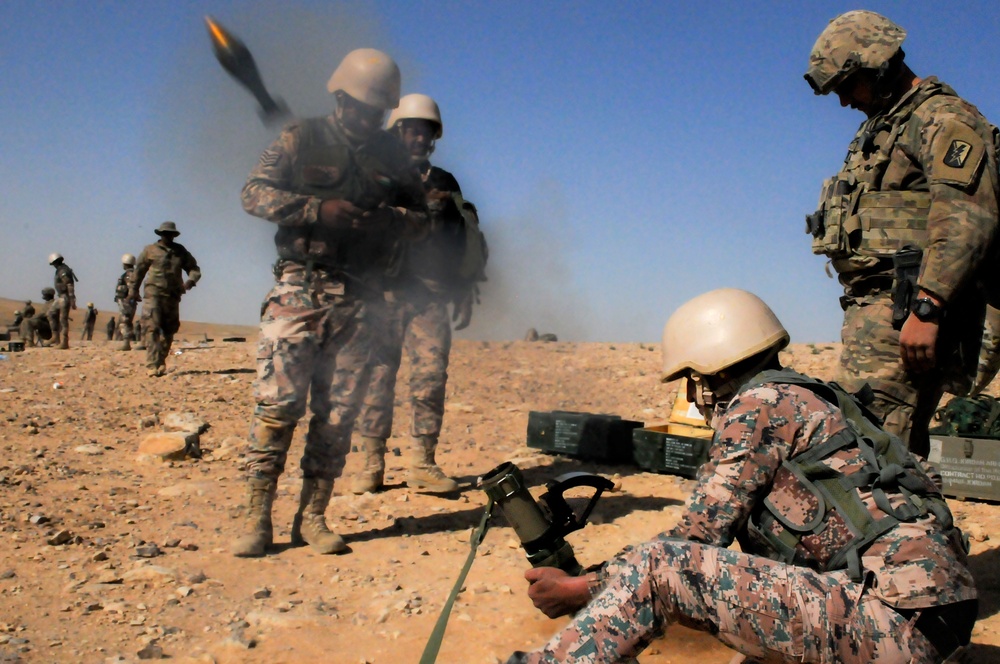 U.S., Jordanian mortar men train together