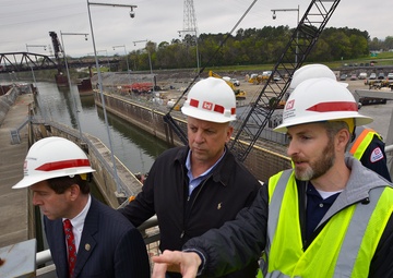 Tennessee Congressmen visit Chickamauga Lock and Dam project
