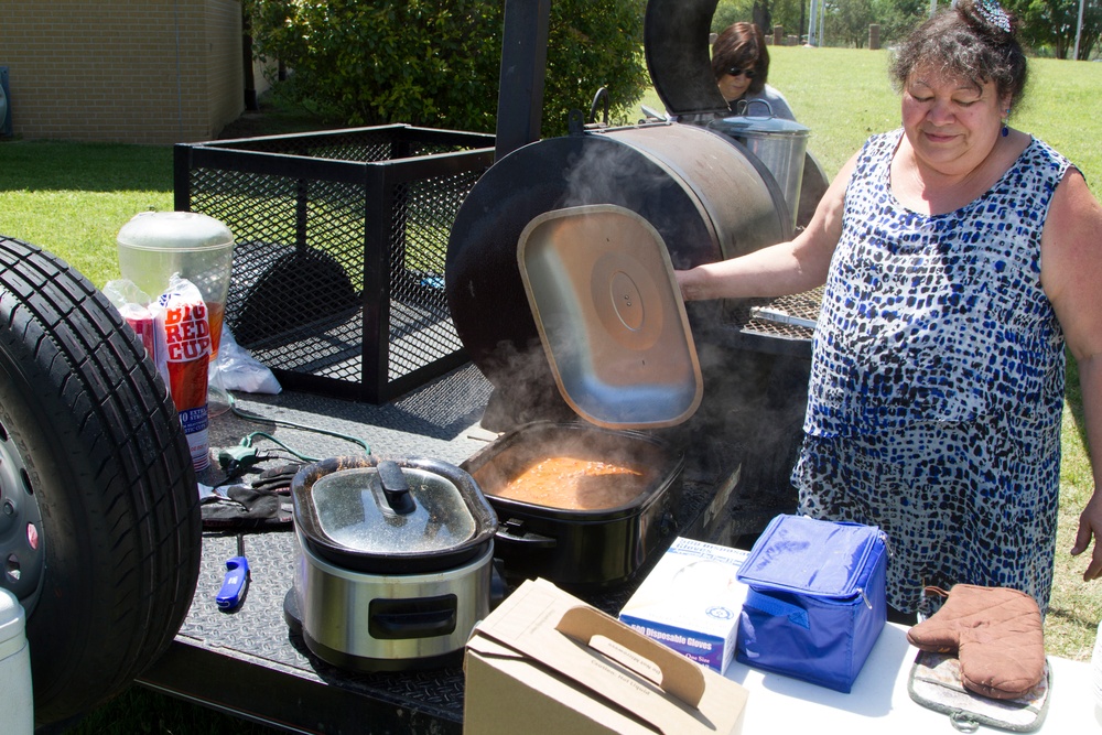 FRG holds cook-out for 321st Civil Affairs Brigade
