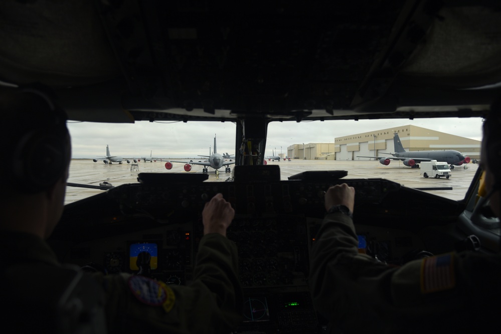 KC-135 aircrew prepare for exercise