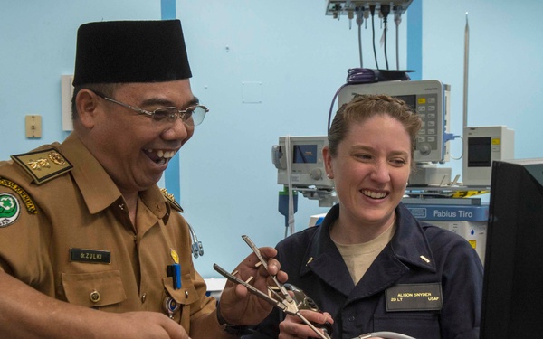 Surgery simulator used onboard USNS Mercy (TAH-19).