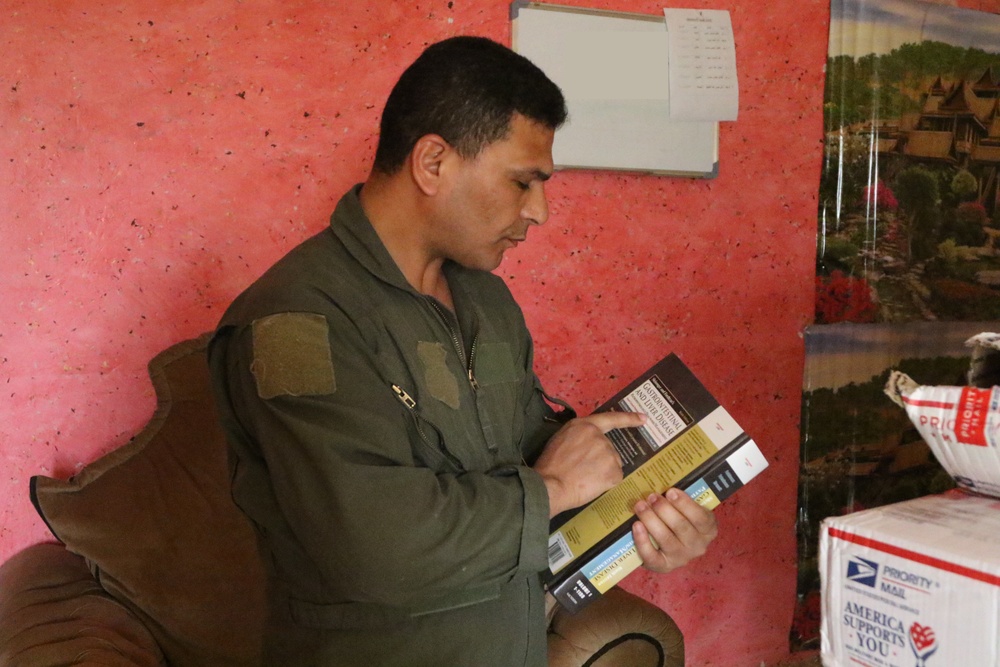 Iraqi army hospital receives donations, training