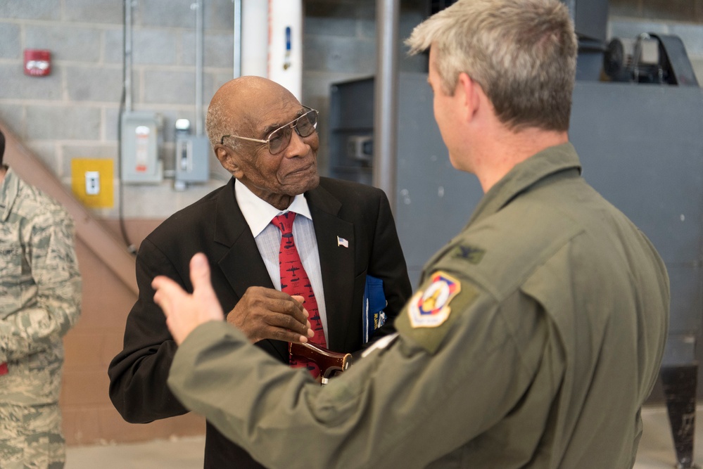 Hillard Pouncey Visits 187th Fighter Wing