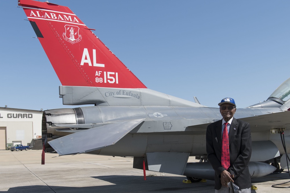 Hillard Pouncey Visits 187th Fighter Wing