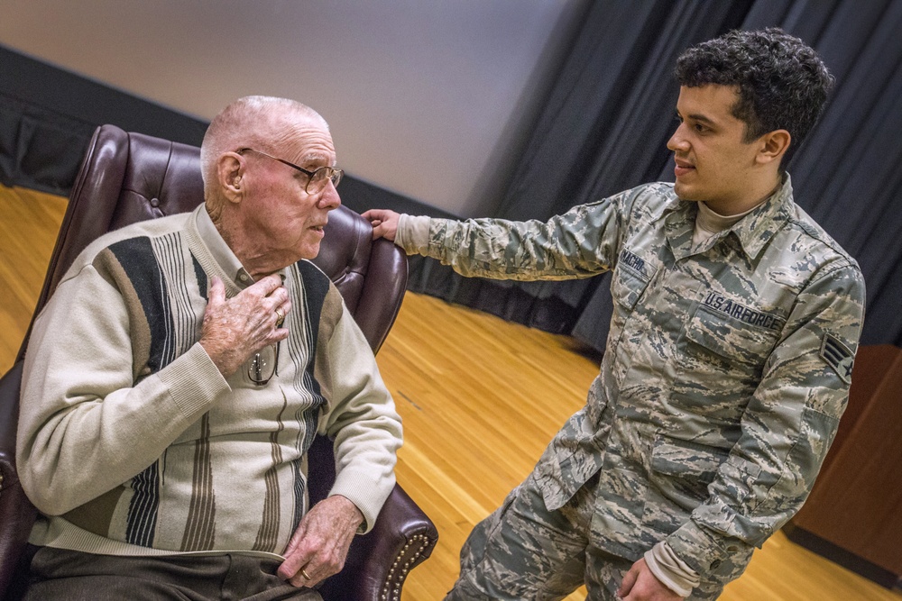 Battle of the Bulge survivor speaks at ceremony