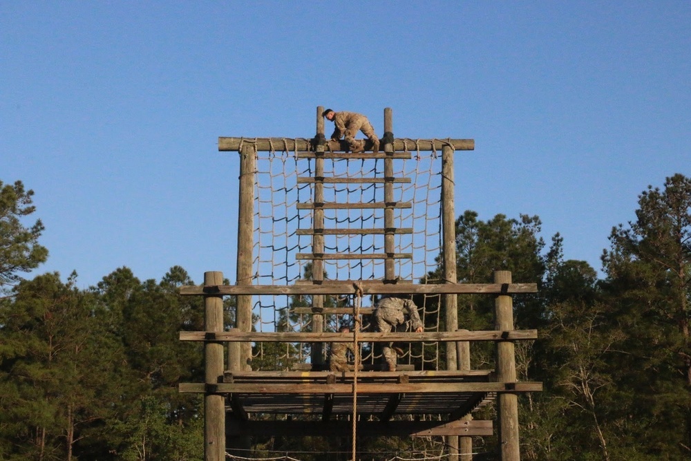 China battalion hits the obstacle course