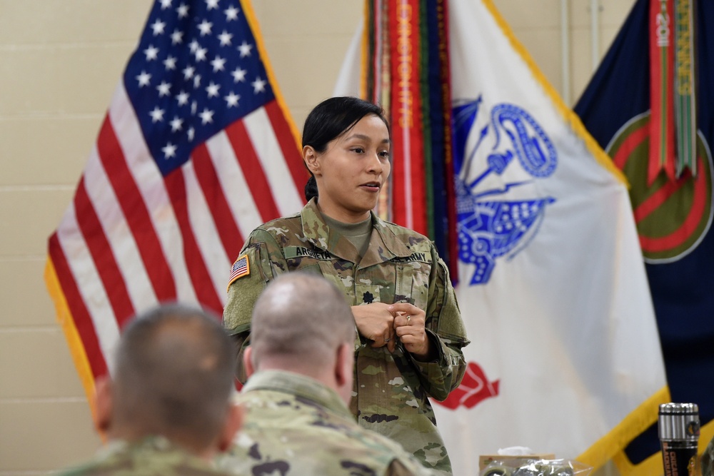 Army Reserve commanders come together for readiness huddle