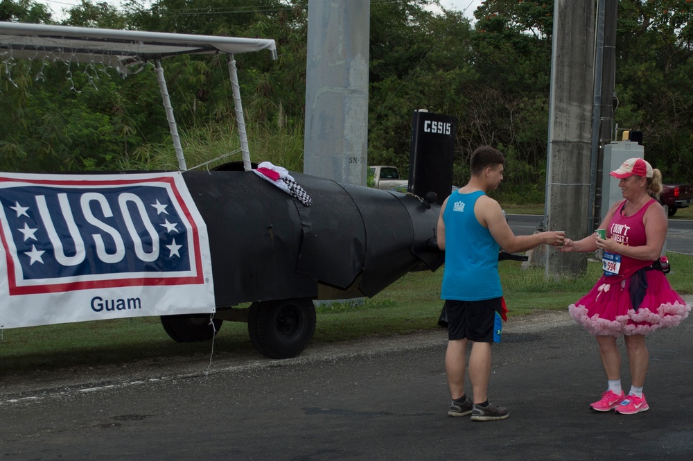 2018 UGM Runner Gets Water from Submarine Sailor