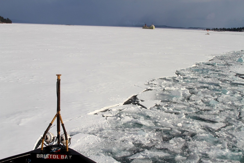 Coast Guard Great Lakes icebreaking