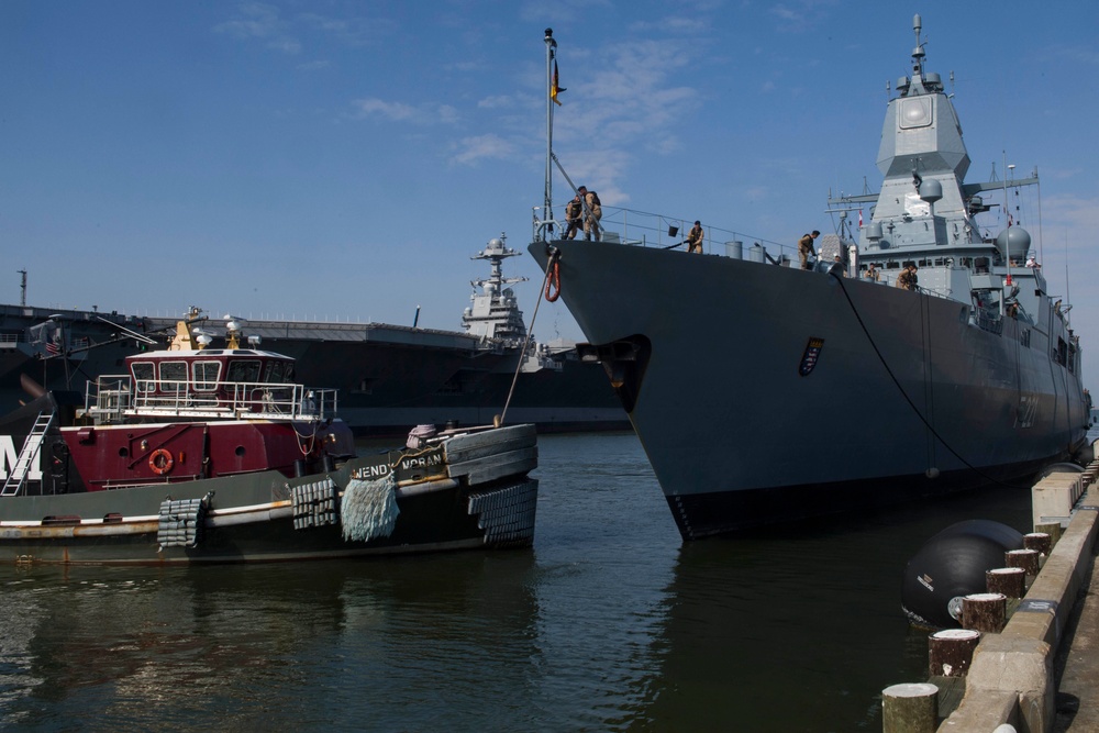 [180411-N-CF105-356] NORFOLK, Va. (April 11, 2018)