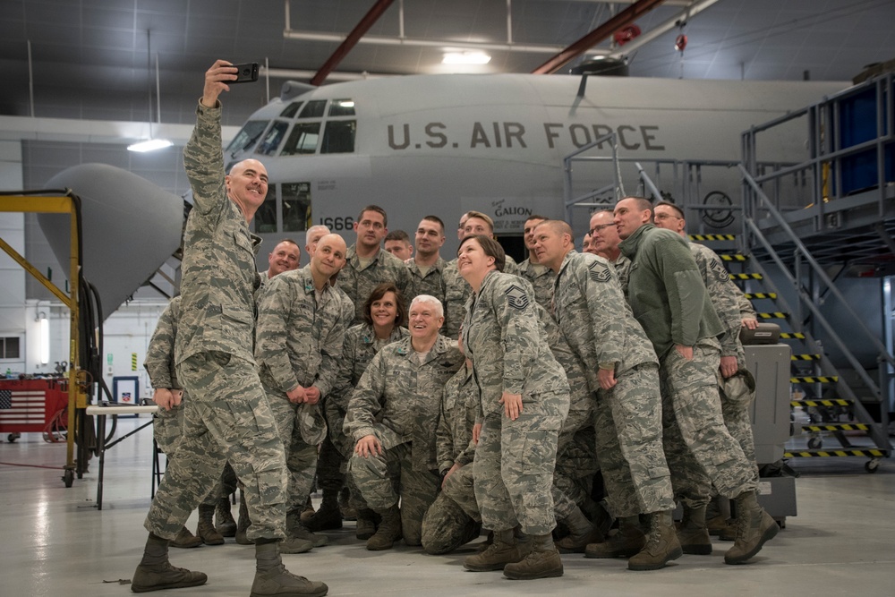 Director of the Air National Guard visits 179th