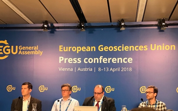 NRL Meteorologist presents new wildfire climate research to global scientists