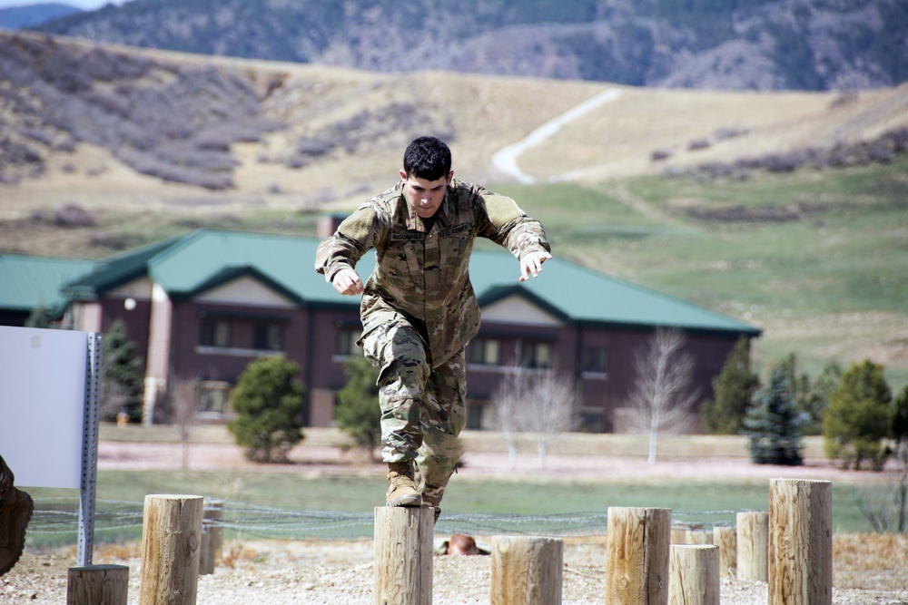 UCCS ROTC Cadet Runs 10th Group Obstacle Course