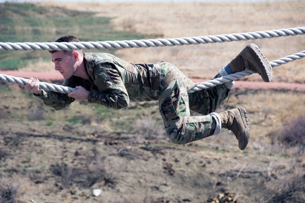 UCCS ROTC Cadet Runs 10th Group Obstacle Course