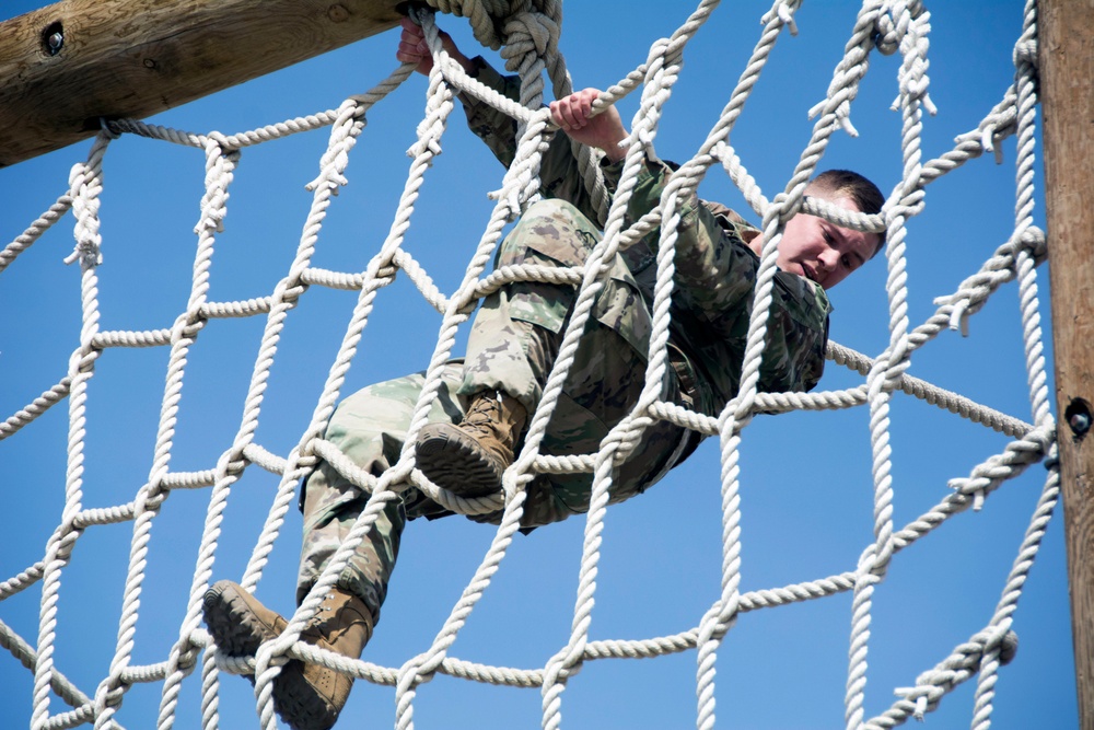 UCCS ROTC Cadet Runs 10th Group Obstacle Course