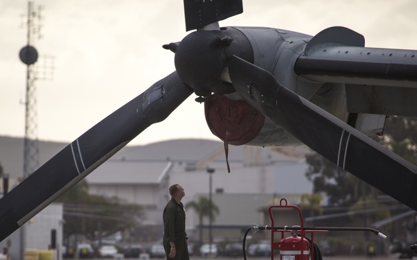 A morning on the MCAS Miramar flight line