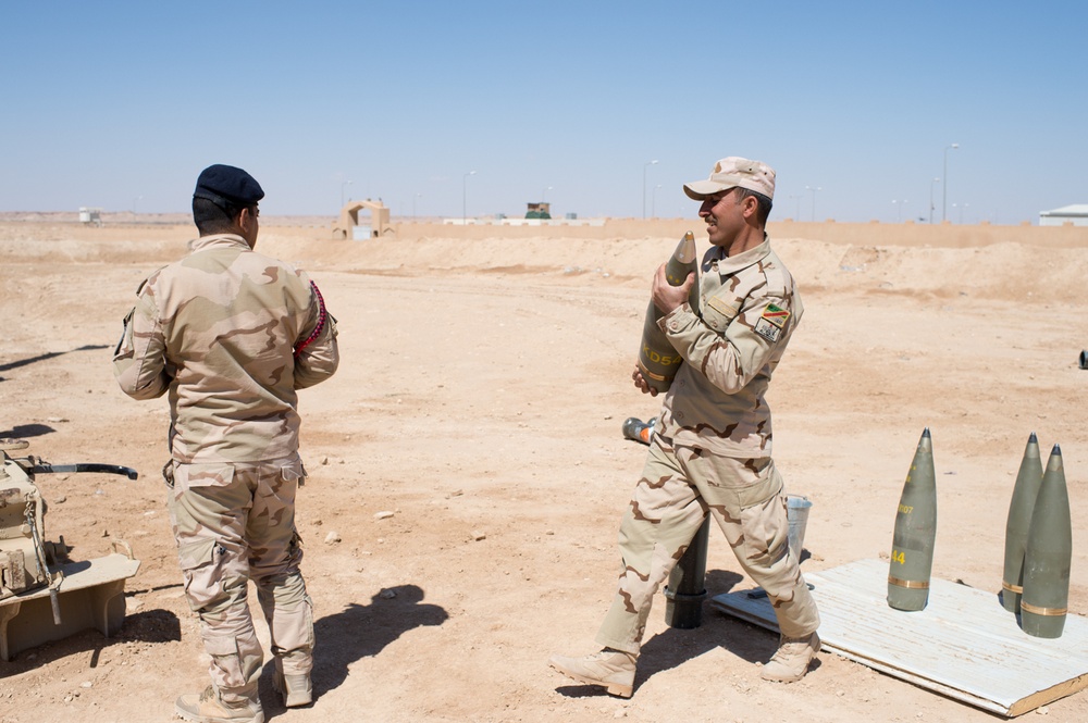 Iraqi artillery training