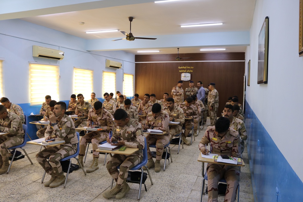 Iraqi artillery training