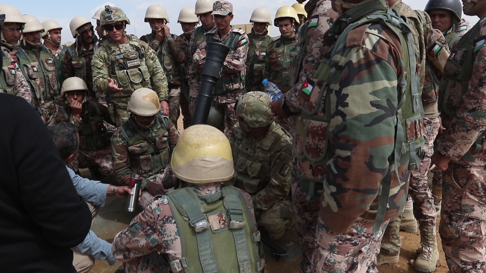 Task Force Spartan Soldiers conduct mortar training with Jordan Armed Forces as part of JOEP