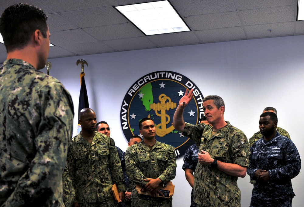 CNRC Commander Visits NRD Miami