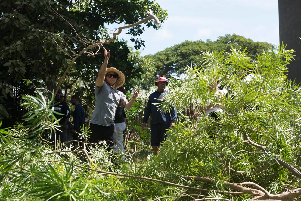 Hawaii service members and families launch Phase II of large scale clean-up