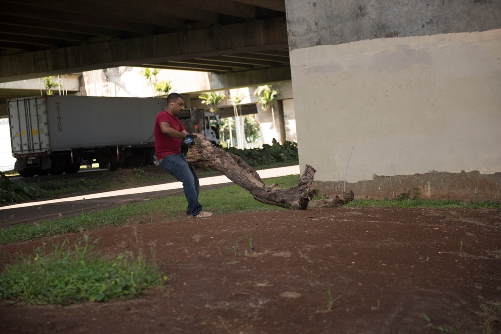 Hawaii service members and families launch Phase II of large scale clean-up