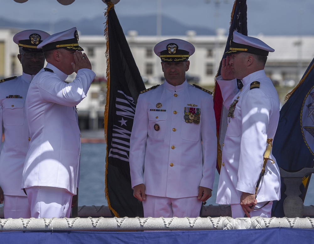 USS Santa Fe Holds Change of Command