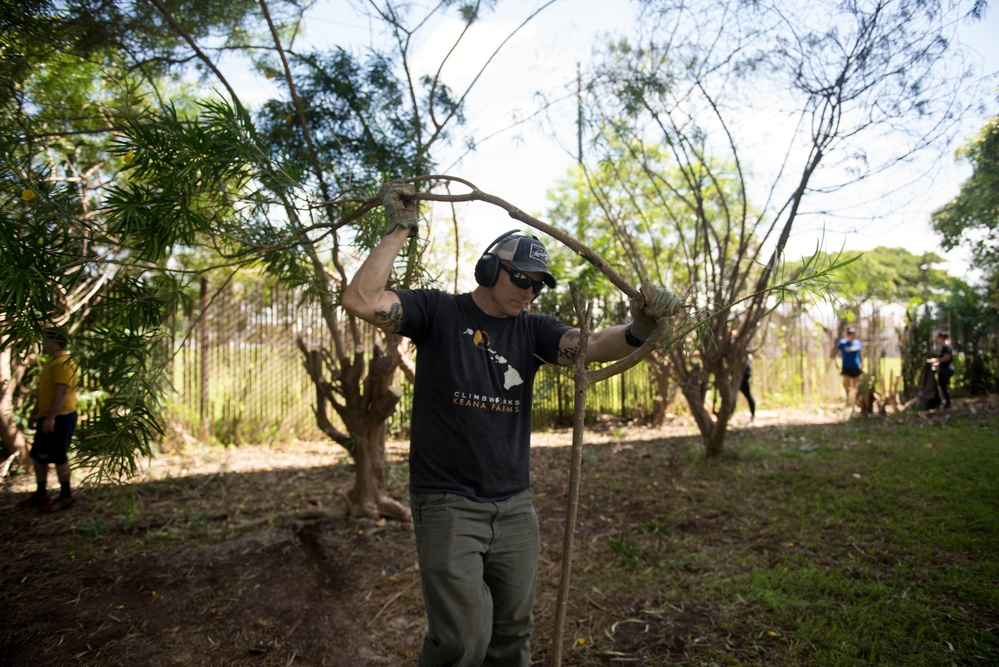 Hawaii service members and families launch Phase II of large scale clean-up