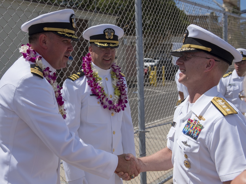 USS Santa Fe Holds Change of Command