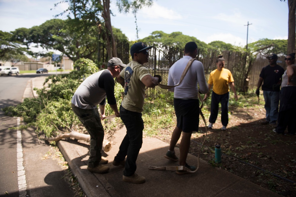 Hawaii service members and families launch Phase II of large scale clean-up